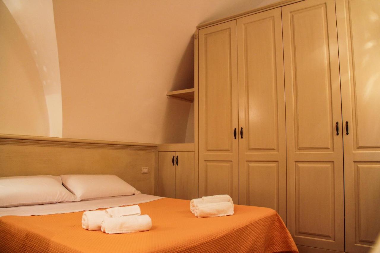 Al Civico 4 Bed and Breakfast Molfetta Exteriör bild