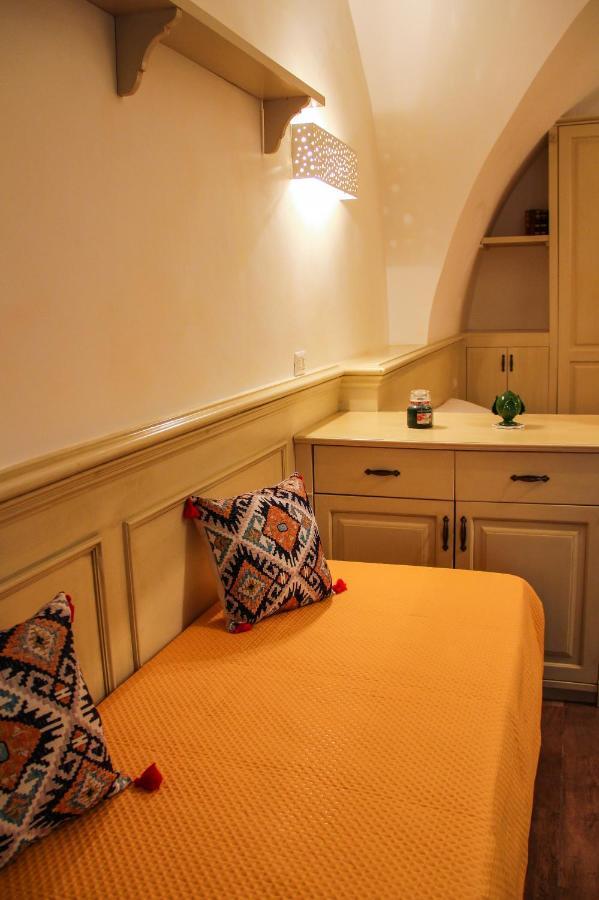 Al Civico 4 Bed and Breakfast Molfetta Exteriör bild